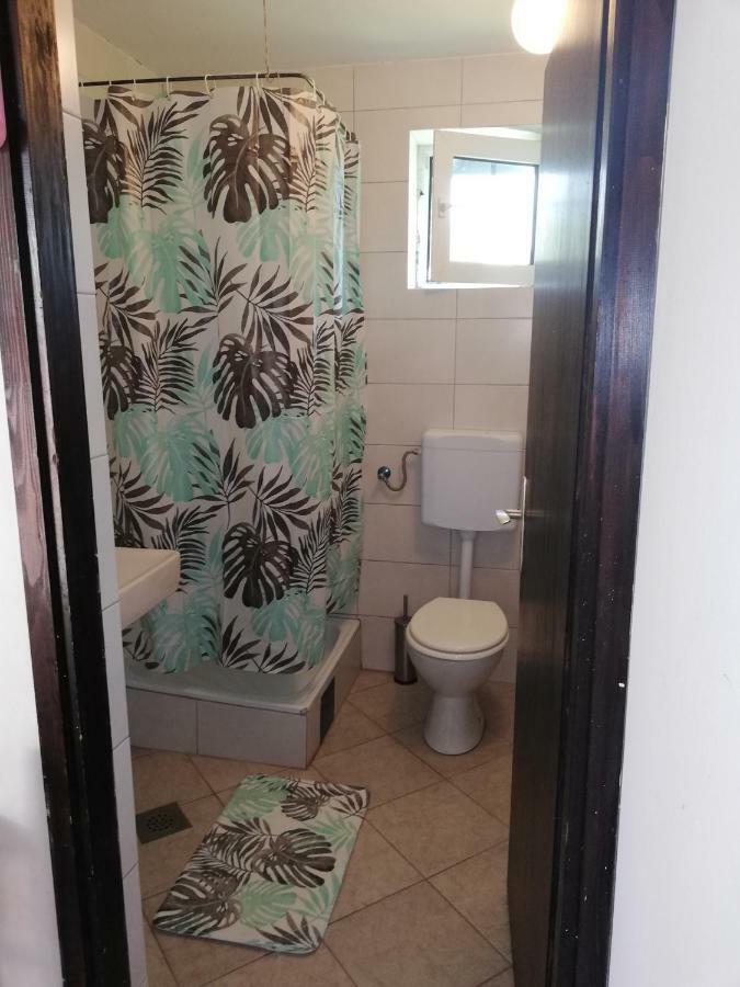 Sobe Zimmer Rooms Nika Tusilovic Экстерьер фото