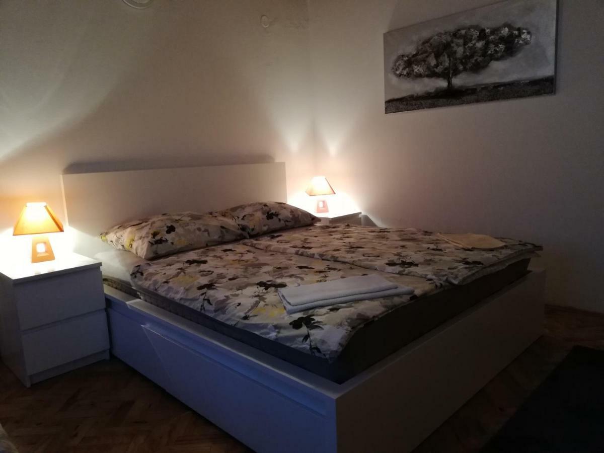 Sobe Zimmer Rooms Nika Tusilovic Экстерьер фото